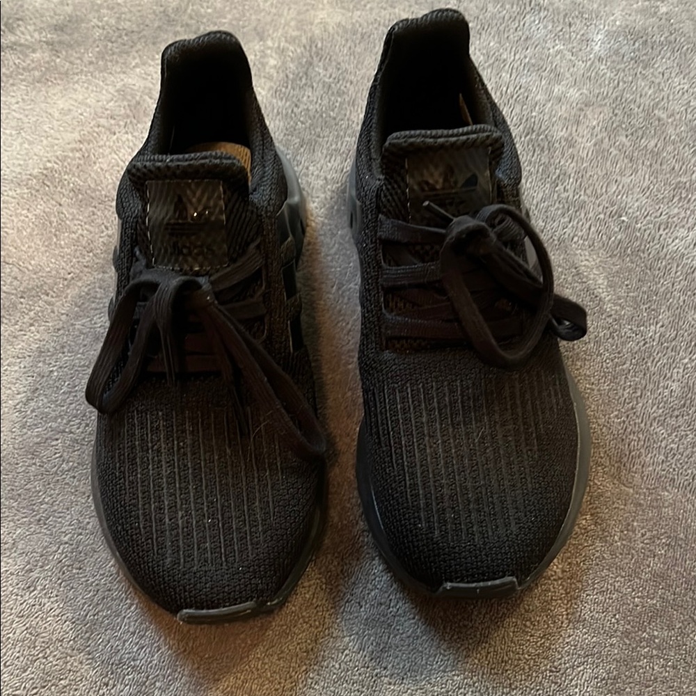 Adidas sneakers size 5.5